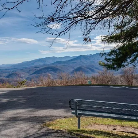 Smoky Mountains Studio With Balcony Gatlinburg Exterior photo